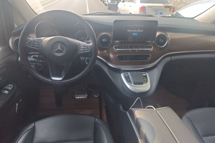 Used Mercedes-Benz V-Class 2021 V 260 L Long-wheelbase Luxury Edition