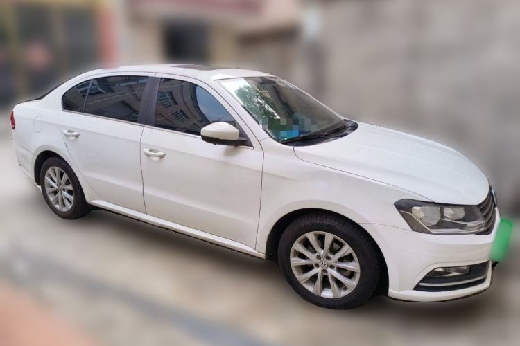 Used Volkswagen Lavida 2017 1.6L Automatic Comfort Edition
