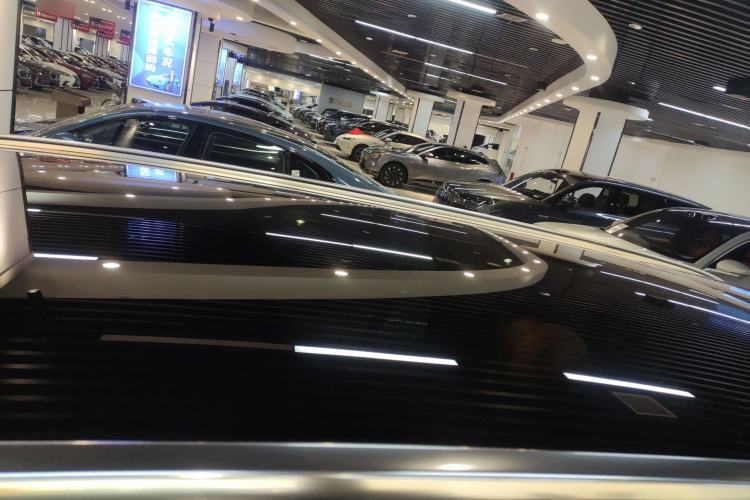 Used Hima AITO M8 2025 Extended-Range Ultra Version 53.4 kWh 6-Seater Edition