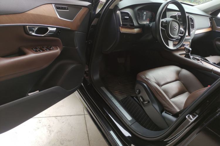 Used Volvo XC90 2020 Facelifted T6 Zhiyi Luxury 7-Seater
