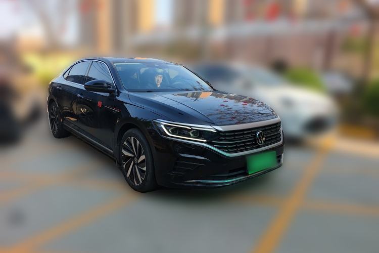 Used Volkswagen Passat 2023 330TSI Prestige Edition Front Right 45 Deg