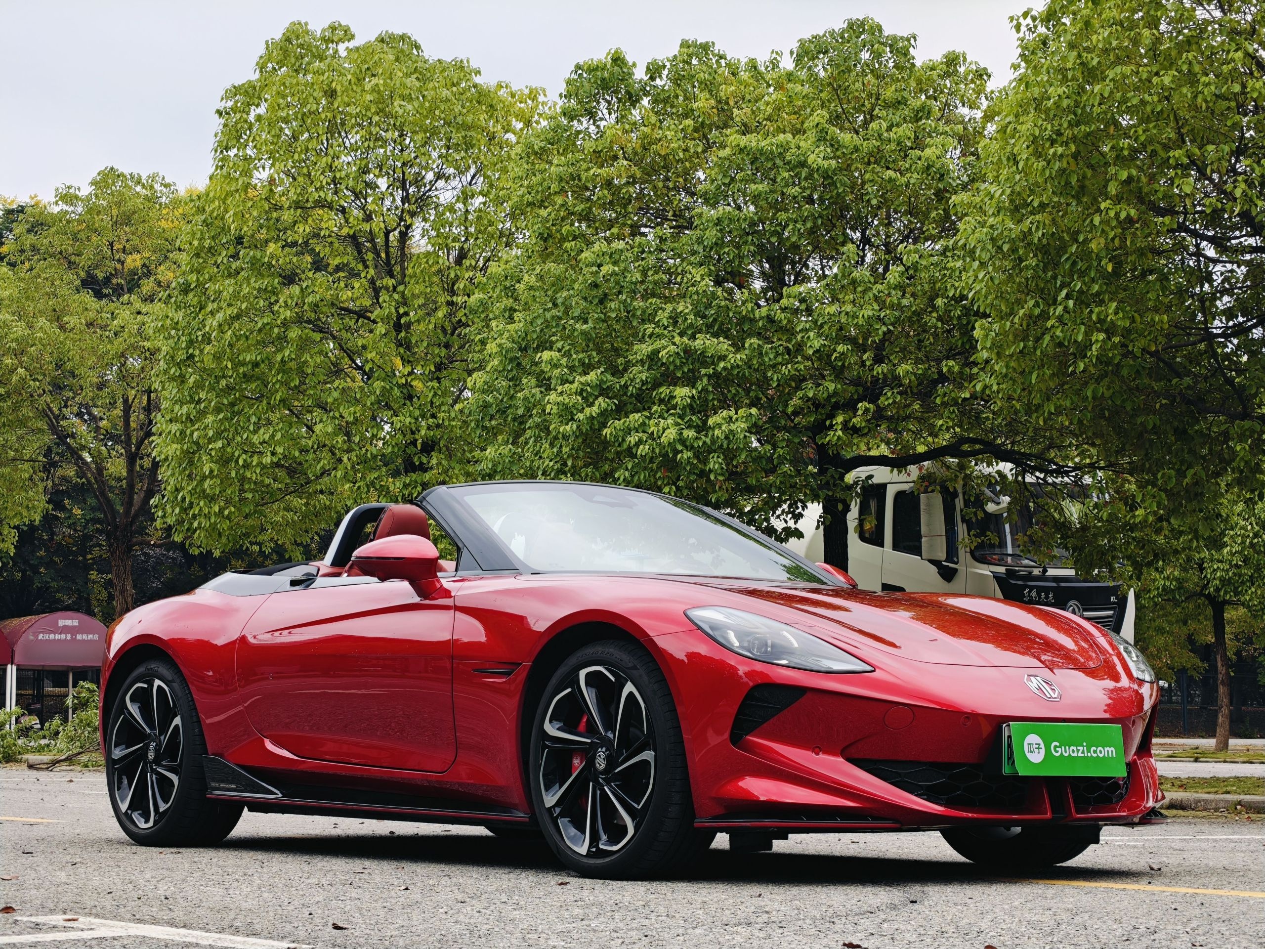 MG Cyberster 2024 520 km Legendary All-Wheel-Drive Version — снимка 13
