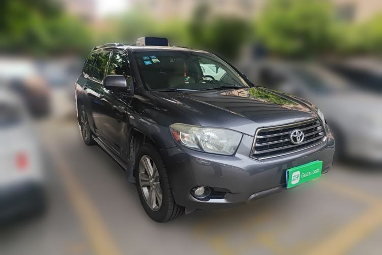 Used Toyota Highlander 2009 2.7L Two-Wheel Drive 7-Seater Luxury Edition Front Right 45 Deg