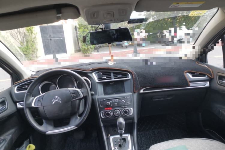 Used Citroen C4L 2014 1.8L Intelligent Drive Automatic Dynamic Model Center Console