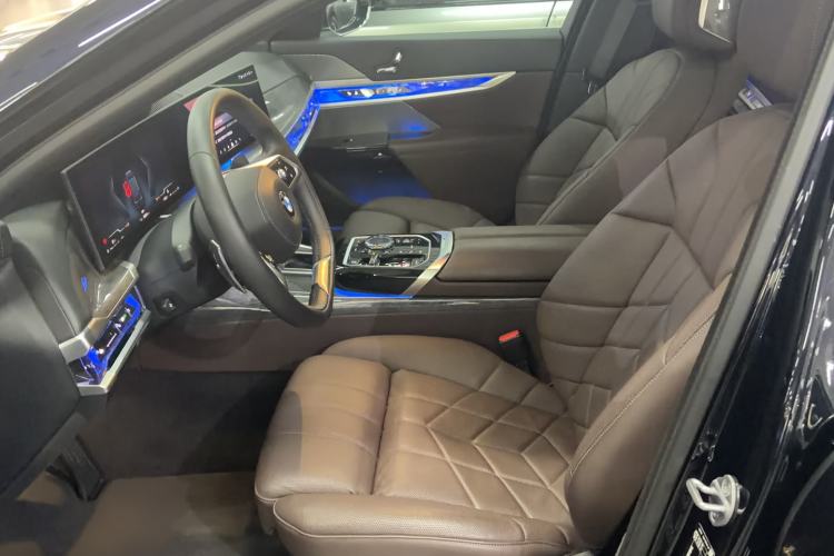 Used BMW 7 Series 2023 740Li Luxury Edition with Premium Package
