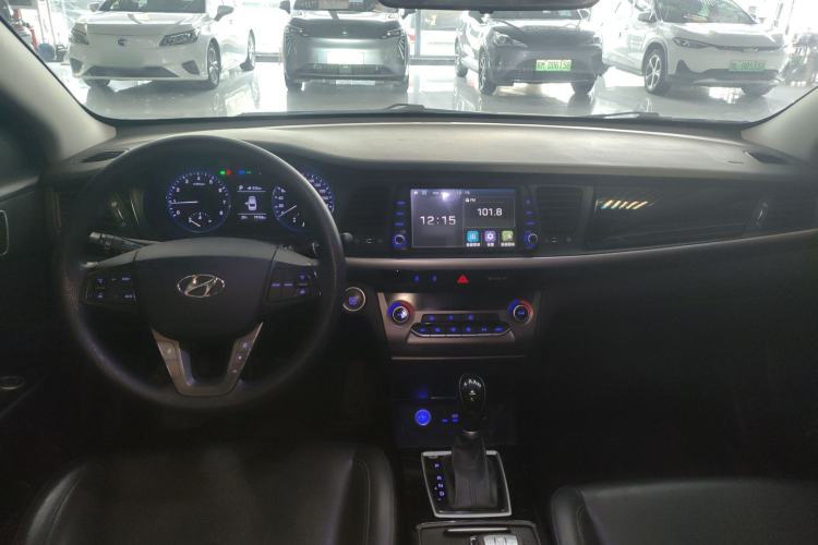 Used Hyundai Mistra 2017 1.8L Automatic Smart GLS China V Standard Center Console