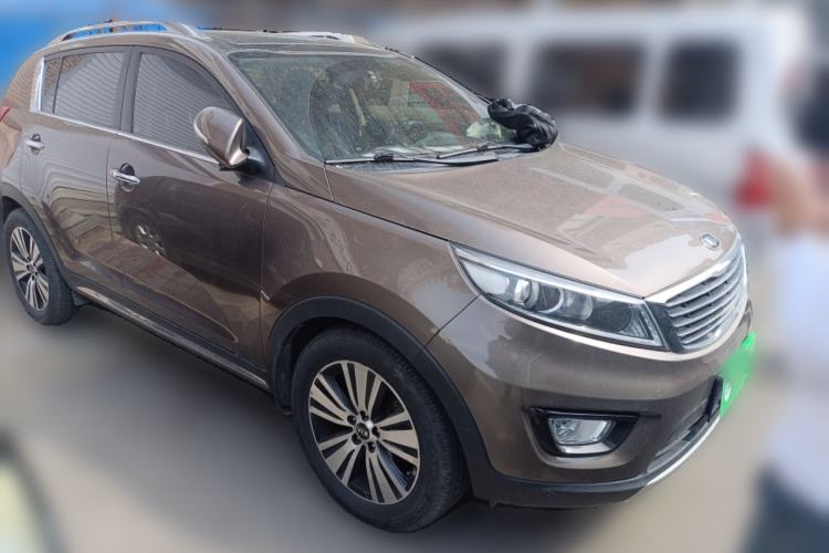 Used Kia Sportage R 2015 2.0L Automatic Two-Wheel Drive DLX Model Front Right 45 Deg