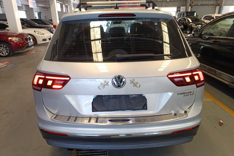 Used Volkswagen Tiguan L 2019 Revised 330TSI Automatic Two-Wheel Drive Smart & Luxury Edition China VI Standard
