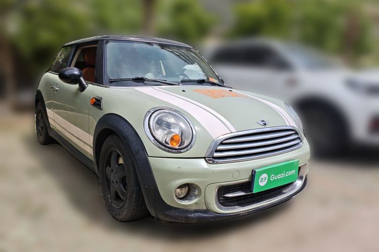 Used MINI 2011 1.6L ONE Front Right 45 Deg