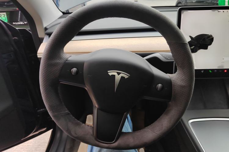 Used Tesla Model Y 2021 Long-Range All-Wheel-Drive Version