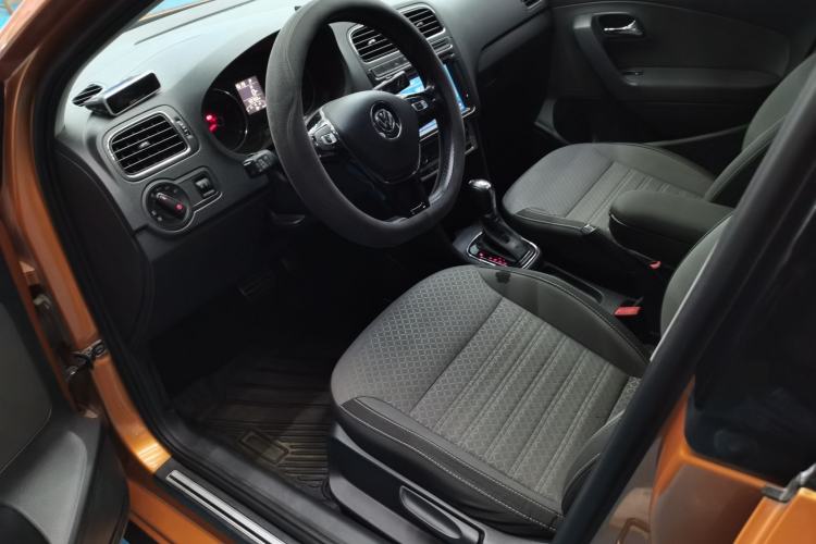 Used Volkswagen Polo 2016 1.6L Cross Polo Automatic Interior 2