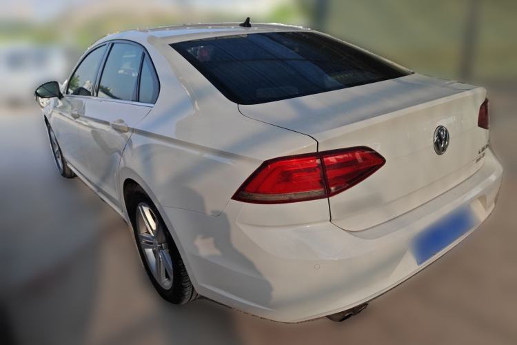 Used Volkswagen Lamando 2015 330TSI DSG Comfort Edition Rear Left 45 Deg