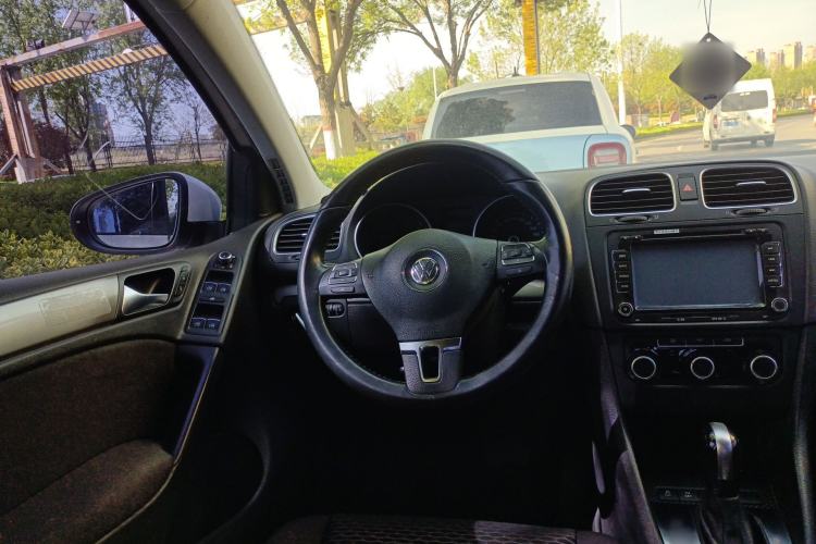 Used Volkswagen Golf 2012 1.6L Automatic Fashion Model