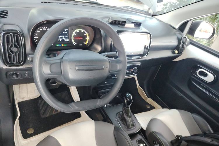 Used Roewe Clever 2021 302 km New Four-Seater Super-Efficient Version
