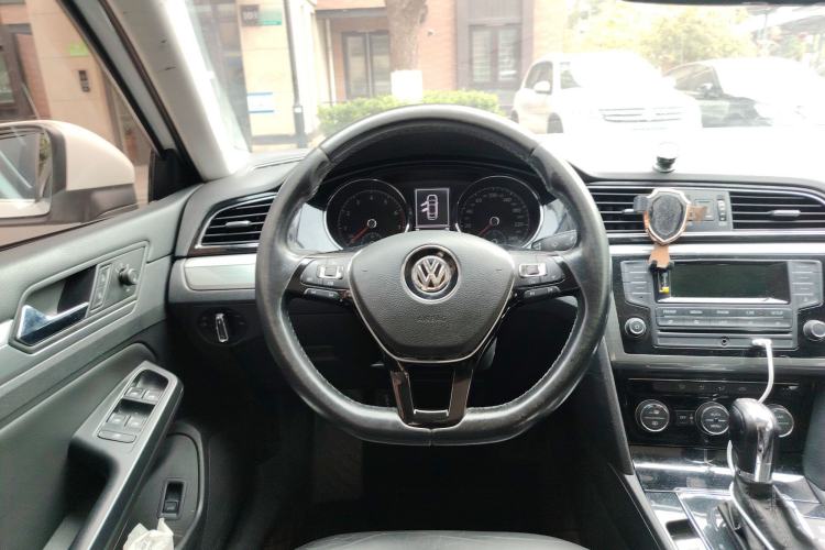 Used Volkswagen Lamando 2015 280TSI DSG Comfort Edition
