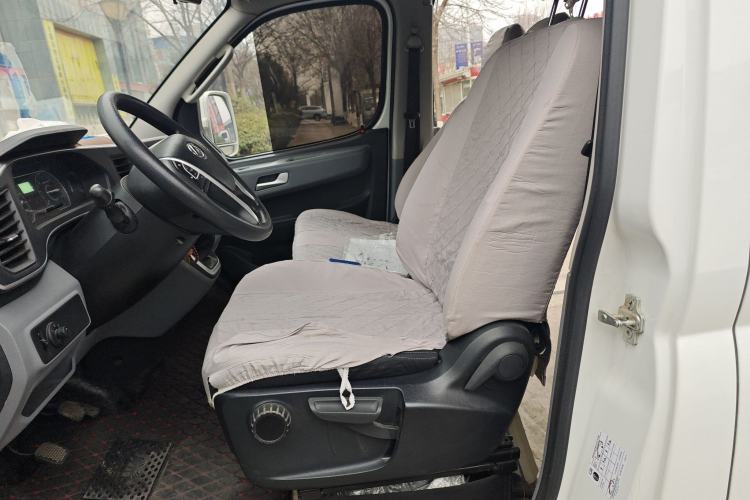 Used SAIC MAXUS Xintu V80 2021 2.0T PLUS Manual All-Around King Short Wheelbase Mid-Roof Variant—5/6/7/8/9-Seater