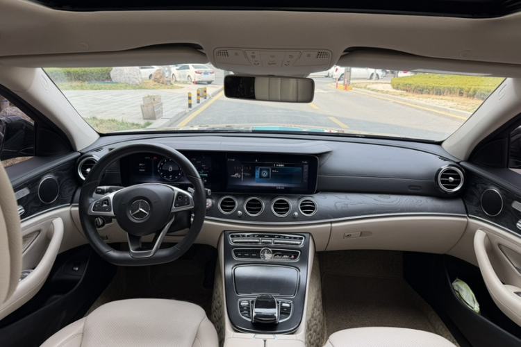 Used Mercedes-Benz E-Class 2016 E 300 L Sporty and Stylish Model