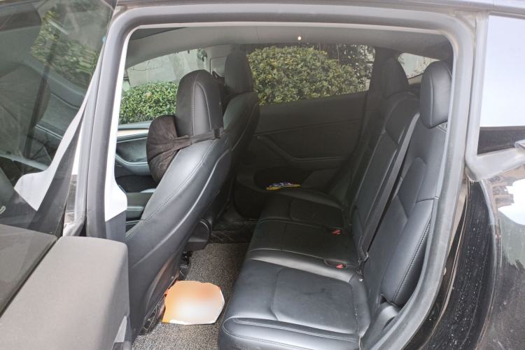 Used Tesla Model Y 2022 Long-Range All-Wheel-Drive Version
