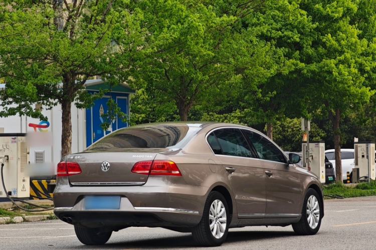 Used Volkswagen Magotan 2015 1.8TSI Advanced Model Exterior 4