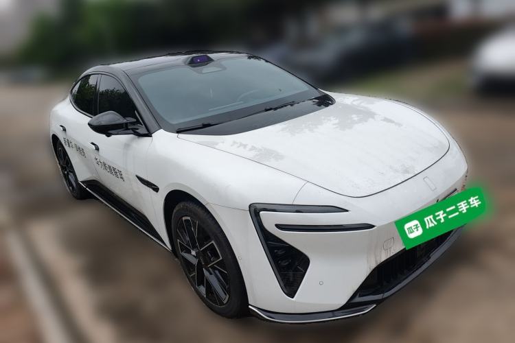 Used Avatr 06  Front Right 45 Deg