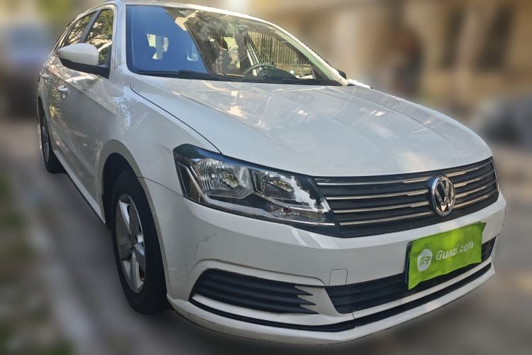 Used Volkswagen Gran Lavida 2015 1.6L Automatic Fashion Edition Front Right 45 Deg