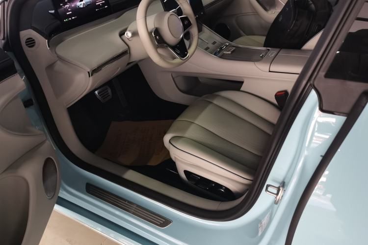 Used Hima Luxeed S7 2025 785 km Ultra