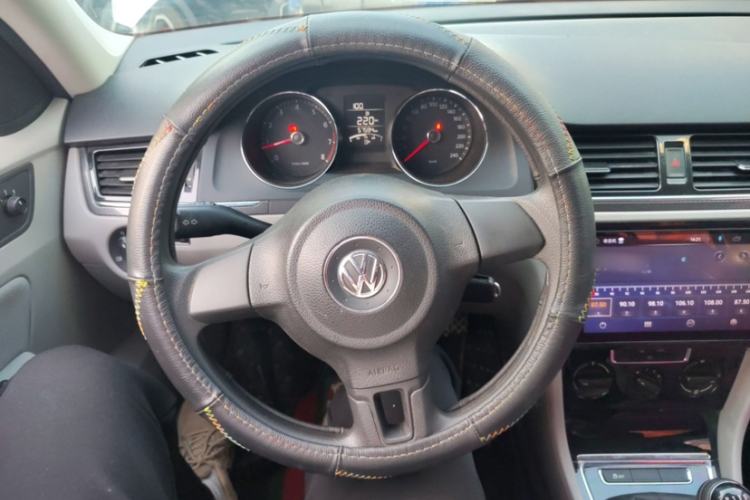 Used Volkswagen Bora 2013 1.6L Manual Fashion Edition