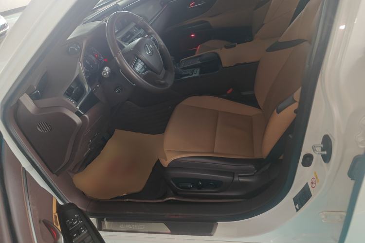 Used Lexus ES 2018 200 Excellence Edition China VI Standard
