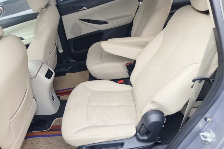 Used Buick GL6 2018 18T 6-Seater Elite Model Left Rear Seat