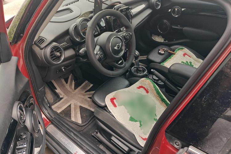 Used MINI 2016 2.0T COOPER S Pioneer Edition Five-Door Model Driver Seat