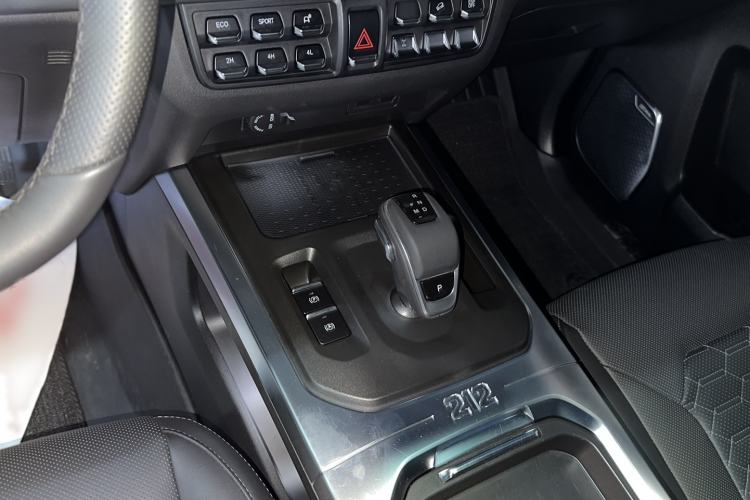 Used 212 T01 2024 2.0T Explorer