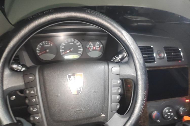 Used Roewe W5 2014 1.8T 2WD Automatic Tharu Special Edition
