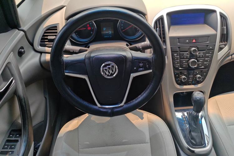 Used Buick GT 2013 XT 1.6L Automatic Fashion Edition Steering Wheel