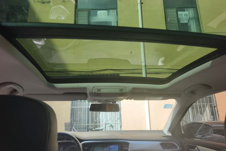 Used Volkswagen T-ROC 2018 280TSI DSG Two-Wheel Drive Advanced Version China V Emission Standard Headliner