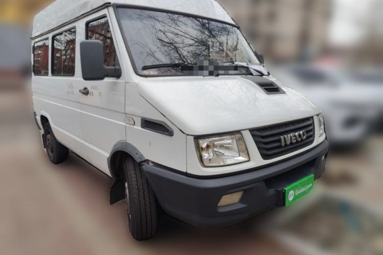 Used Iveco Daily 2017 2.5T A35 Passenger Van 5-7 Seats Model 47Z5
