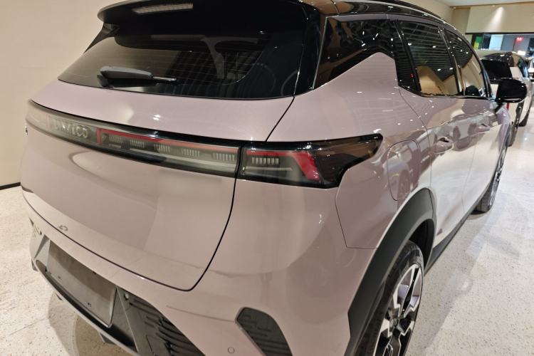 Used Lynk & Co 06 EM-P 2023 EM-P 126 Long-Range Halo Exterior 3