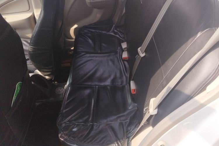 Used Venucia R30 2014 1.2L Manual Luxury Edition