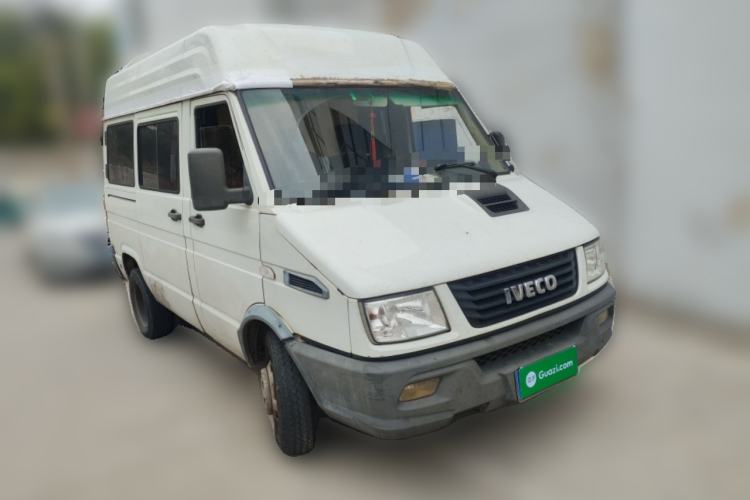 Used Iveco Daily 2017 2.5T A35 Passenger Van 5-7 Seats Model 47Z5