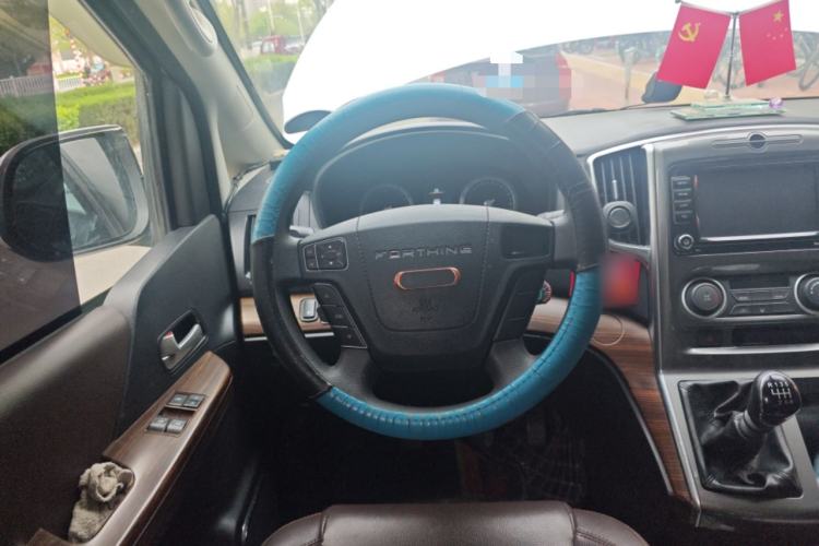 Used FORTHING Lingzhi PLUS 2021 2.0L Manual Standard Version CNG-Powered 9-Seater
