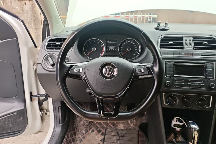 Used Volkswagen Polo 2016 1.6L Automatic Comfort Model
