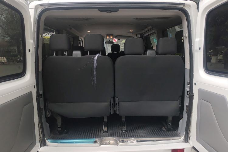 Used SAIC MAXUS Xintu V80 2024 Aotong Value Edition 6MT Short Wheelbase Ultra-Low Roof 127 Ps 7/8/9-Seater
