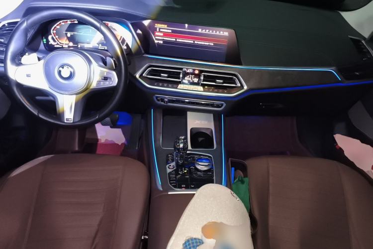 Used BMW X5 2022 xDrive 30Li Luxury M Sport Package
