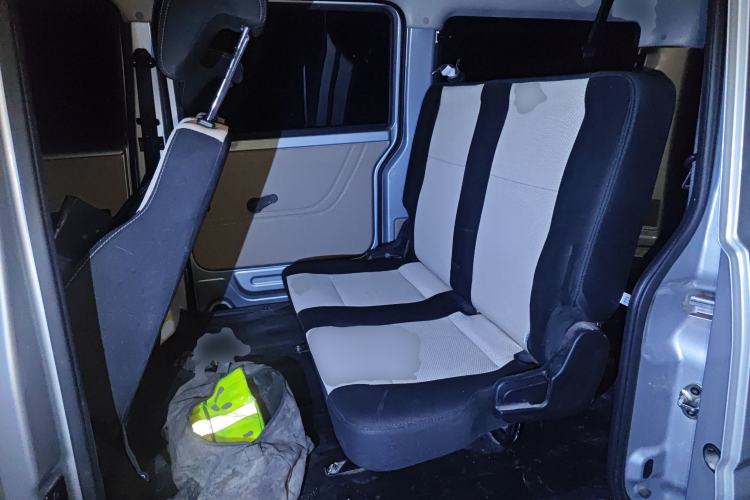 Used CHANGAN KUAYUE Xing V3 2023 1.5L Gasoline Comfort Model 7-Seater Passenger Vehicle Left Rear Seat