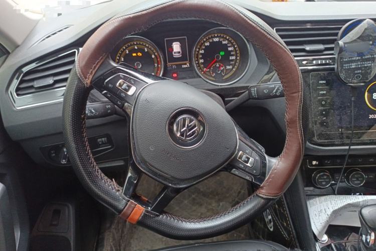 Used Volkswagen Tiguan L 2020 330TSI Automatic Two-Wheel Drive Smart Luxury Edition China VI Standard