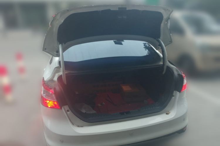 Used Ford Focus 2012 Sedan 1.6L Automatic Fashion Edition