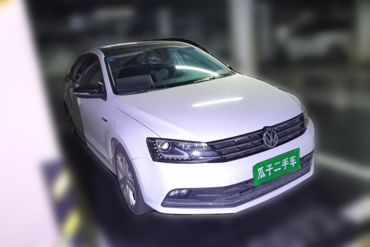 Used Volkswagen Sagitar 2018 280TSI DSG Luxury Model Front Right 45 Deg