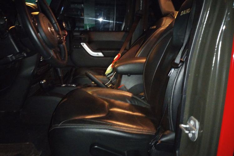 Used Jeep Wrangler 2015 3.0L Sahara Four-Door Comfort Edition
