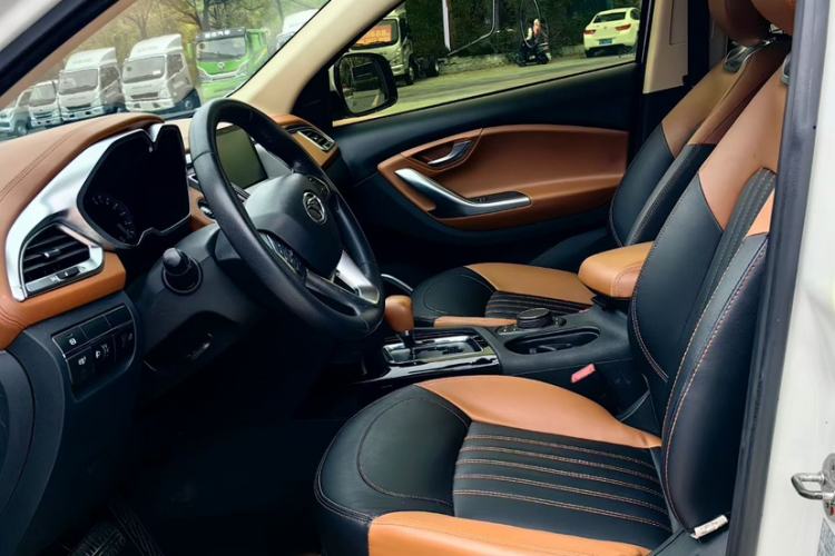 Used Soueast DX7 2017 1.5T Automatic Glory Edition Interior 2