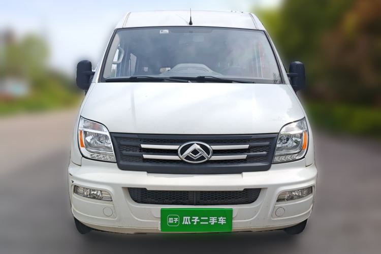 Used SAIC MAXUS Xintu V80 2021 2.0T AMT Classic Aoyuntong Long Wheelbase Mid-Roof 6/7/8/9-Seater Front