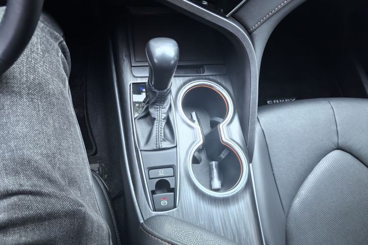 Used Toyota Camry 2021 2.0G Luxury Edition